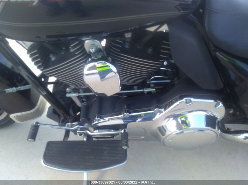 2011 HARLEY-DAVIDSON FLHP 1HD1FHM1XBB619926