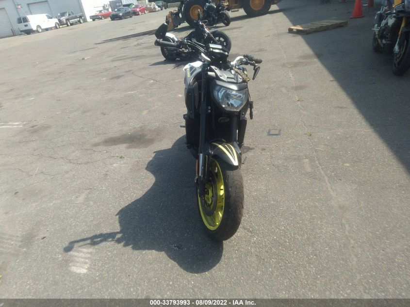 2016 YAMAHA FZ09 JYARN33E6GA011330