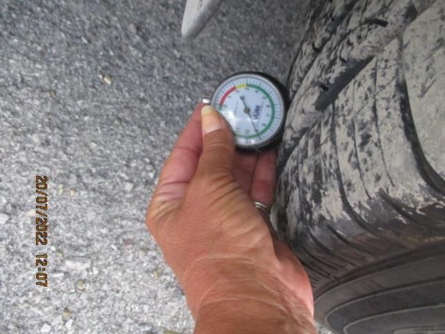 2021 BUICK ENCLAVE ESSENCE 5GAEVAKW0MJ150318