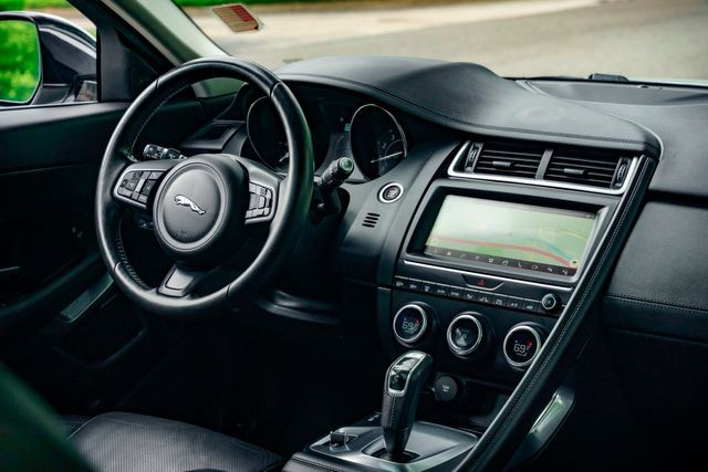 2018 JAGUAR E-PACE S/R-DYNAMIC S SADFJ2FX2J1Z30831