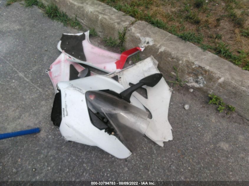 2021 DUCATI PANIGALE V2 ZDMHAATWXMB002892