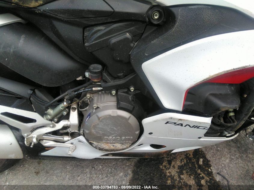 2021 DUCATI PANIGALE V2 ZDMHAATWXMB002892