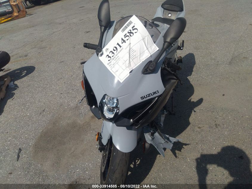 2022 SUZUKI GSX-R1000 JS1DM11B6N7100012