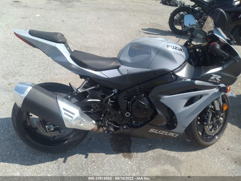 2022 SUZUKI GSX-R1000 JS1DM11B6N7100012