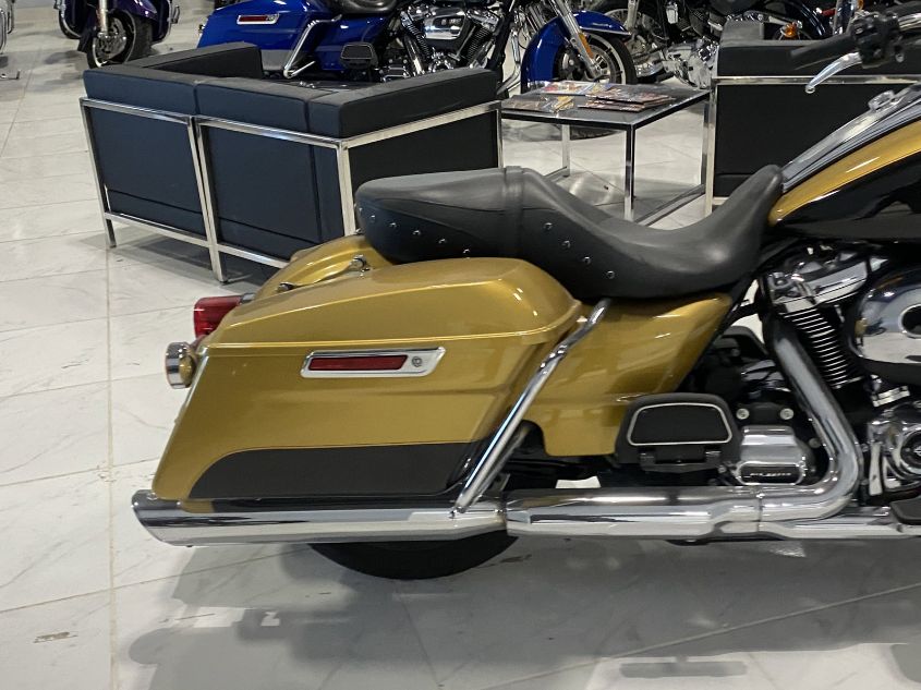 2017 HARLEY-DAVIDSON FLHR ROAD KING 1HD1FBC19HB646297