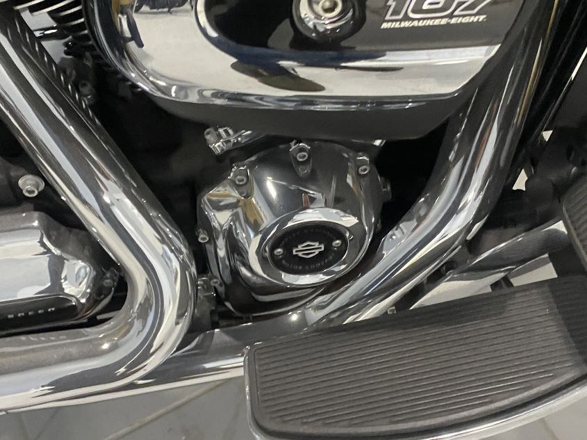2017 HARLEY-DAVIDSON FLHR ROAD KING 1HD1FBC19HB646297