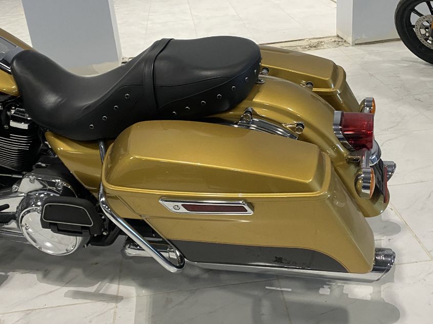2017 HARLEY-DAVIDSON FLHR ROAD KING 1HD1FBC19HB646297