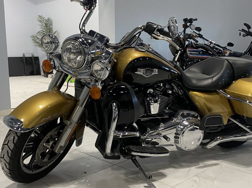 2017 HARLEY-DAVIDSON FLHR ROAD KING 1HD1FBC19HB646297