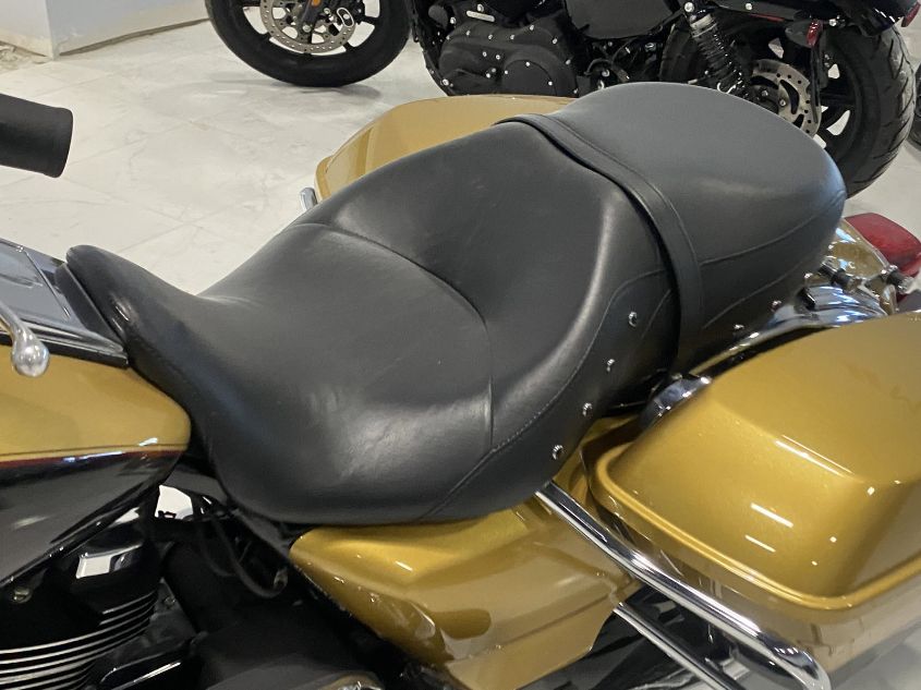 2017 HARLEY-DAVIDSON FLHR ROAD KING 1HD1FBC19HB646297