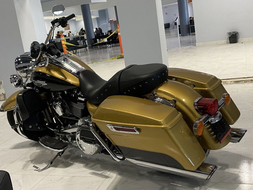 2017 HARLEY-DAVIDSON FLHR ROAD KING 1HD1FBC19HB646297