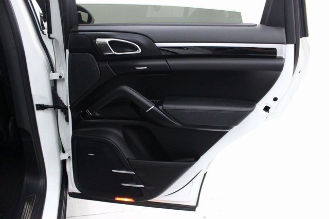 2016 PORSCHE CAYENNE WP1AA2A22GKA37173