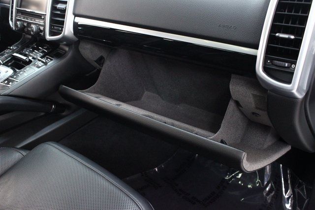 2016 PORSCHE CAYENNE WP1AA2A22GKA37173
