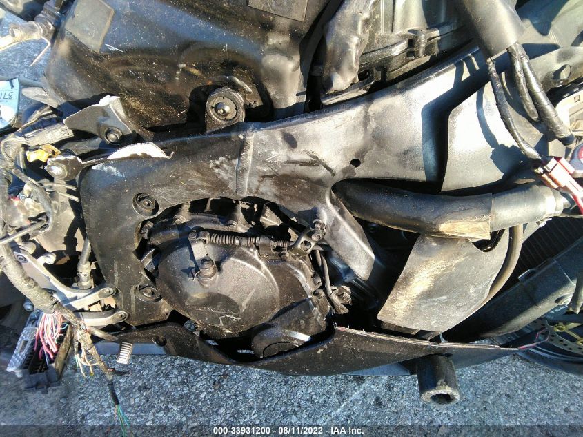 2018 HONDA CBR600 RR - JH2PC40J8JK400519