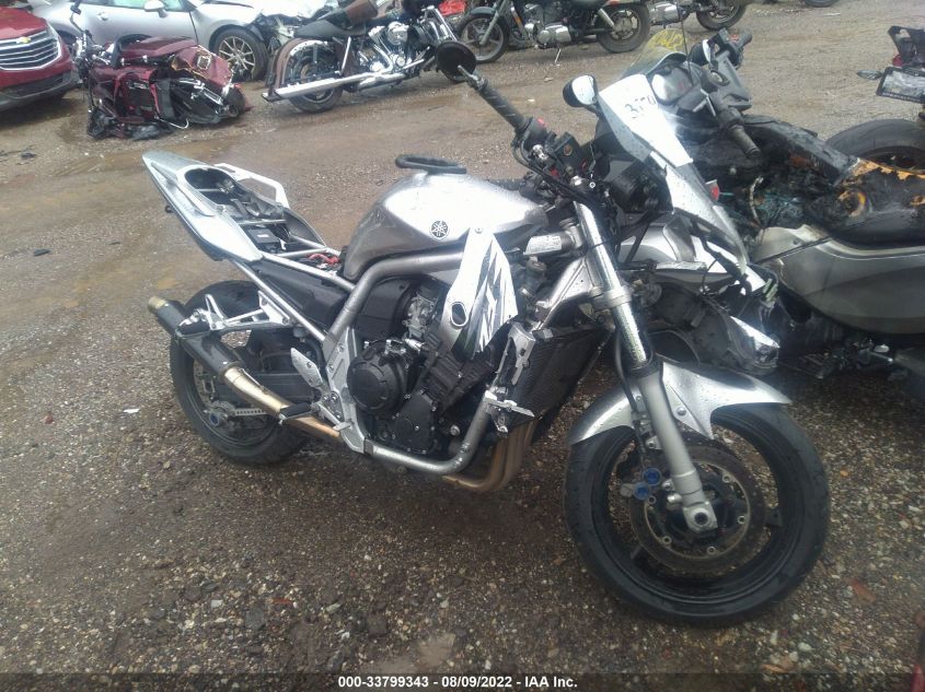 2005 YAMAHA FZS10 JYARN07E65A009826