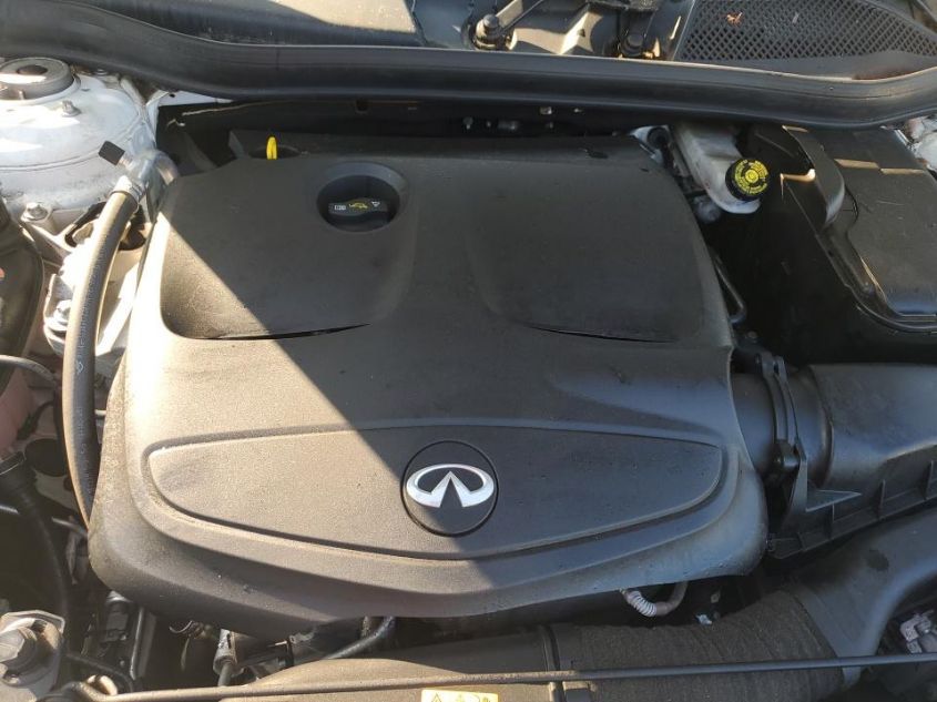 2018 INFINITI QX30 ESSENTIAL SJKCH5CR7JA005900