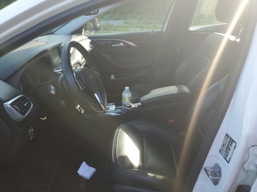 2018 INFINITI QX30 ESSENTIAL SJKCH5CR7JA005900