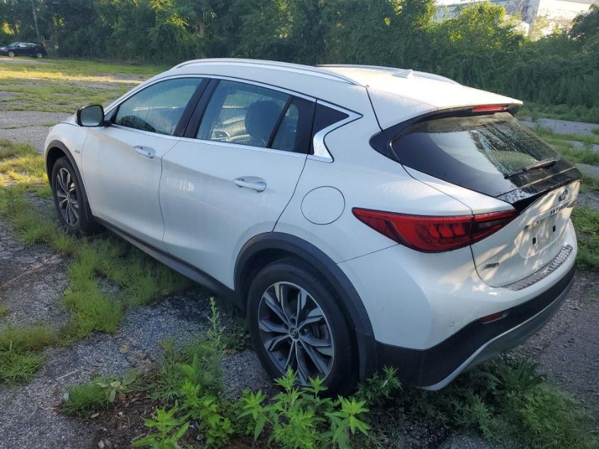 2018 INFINITI QX30 ESSENTIAL SJKCH5CR7JA005900