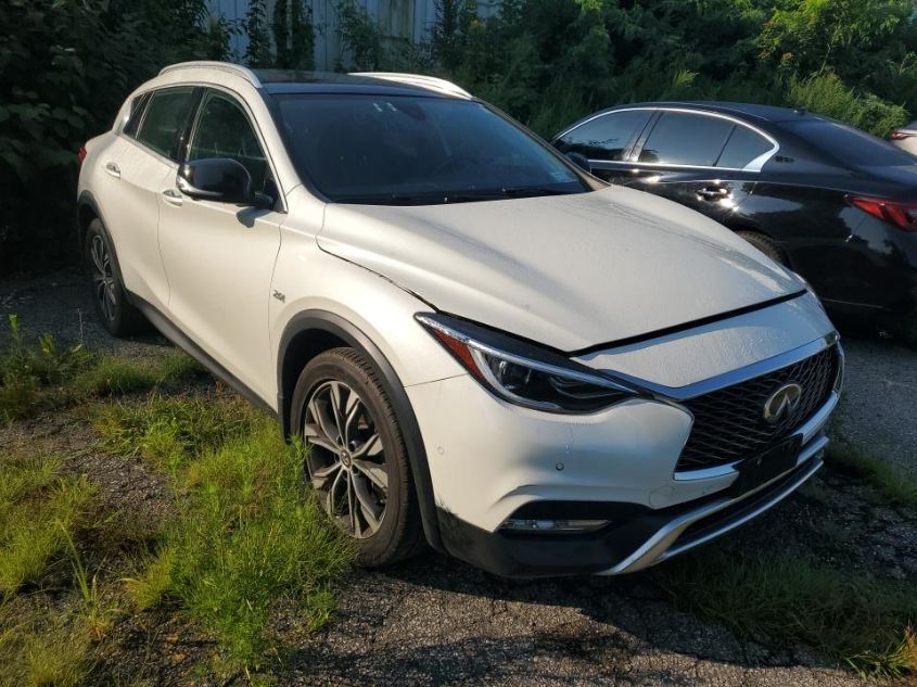 2018 INFINITI QX30 ESSENTIAL SJKCH5CR7JA005900