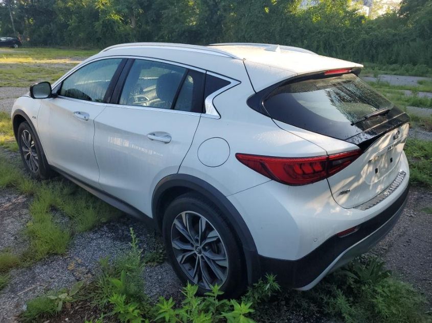 2018 INFINITI QX30 ESSENTIAL SJKCH5CR7JA005900