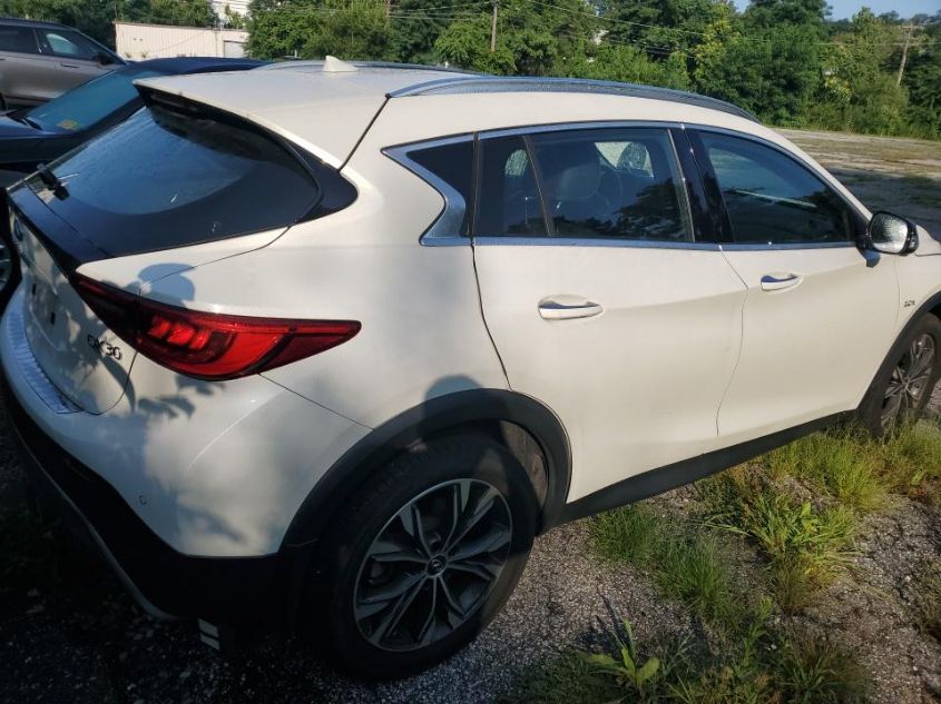 2018 INFINITI QX30 ESSENTIAL SJKCH5CR7JA005900