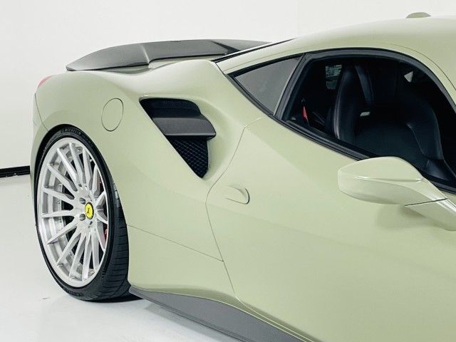 2017 FERRARI 488 GTB ZFF79ALA1H0227158