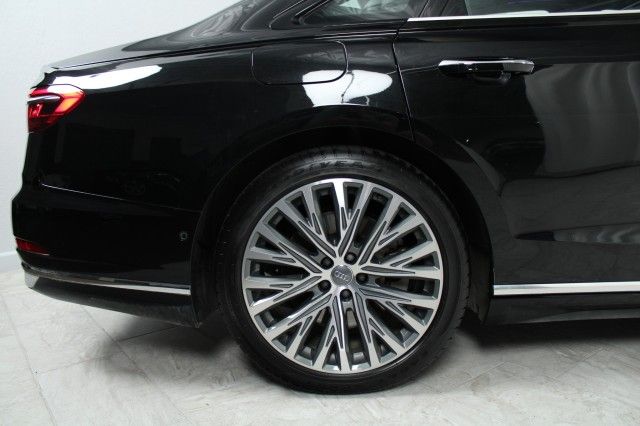 2019 AUDI A8 WAU8DAF83KN002810