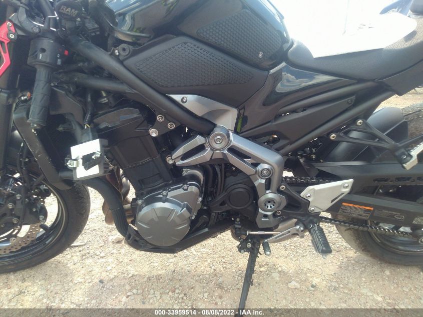 2017 KAWASAKI ZR900 JKAZR2B18HDA15295