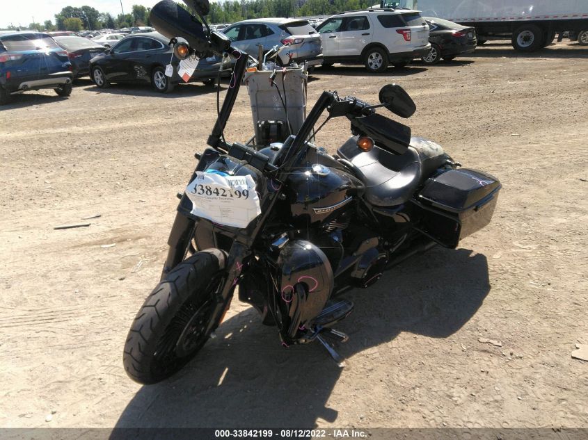 2018 HARLEY-DAVIDSON FLHRXS 1HD1KVC10JB679711