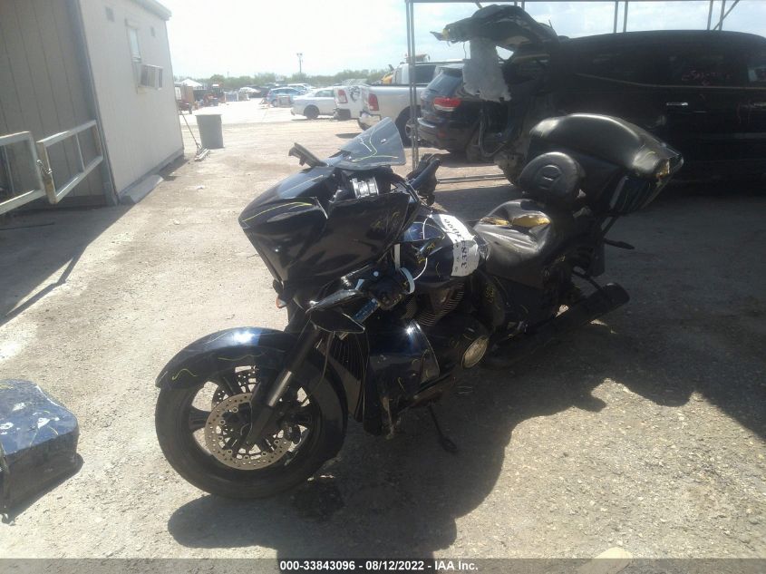 2015 VICTORY MOTORCYCLES CROSS COUNTRY 8-BALL 5VPDA36N6F3041311