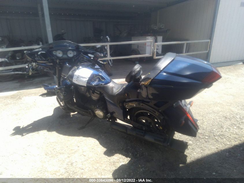 2015 VICTORY MOTORCYCLES CROSS COUNTRY 8-BALL 5VPDA36N6F3041311