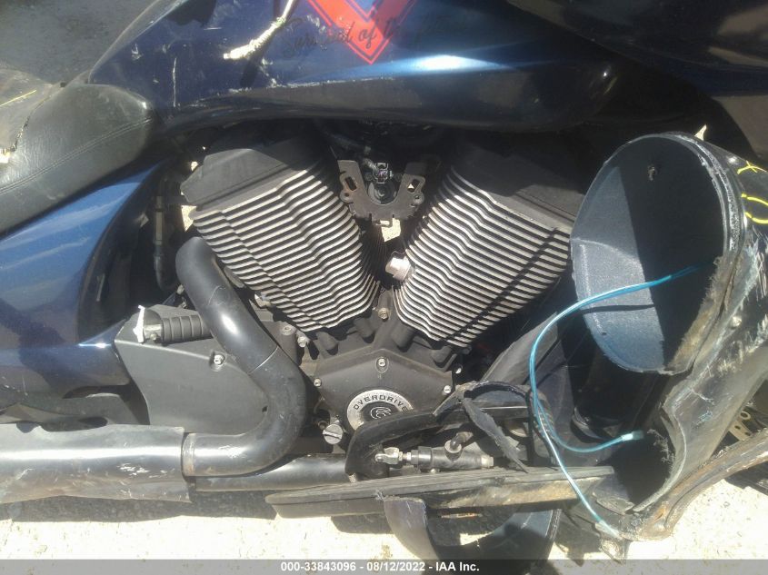 2015 VICTORY MOTORCYCLES CROSS COUNTRY 8-BALL 5VPDA36N6F3041311