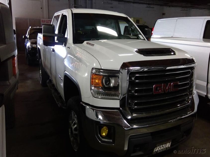 2018 GMC SIERRA 2500HD 1GT12REY9JF243516