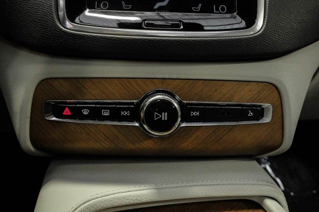 2021 VOLVO XC90 MOMENTUM YV4A22PK0M1711986