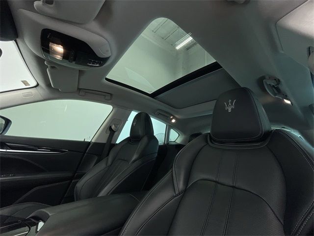 2017 MASERATI LEVANTE ZN661XUS4HX250533