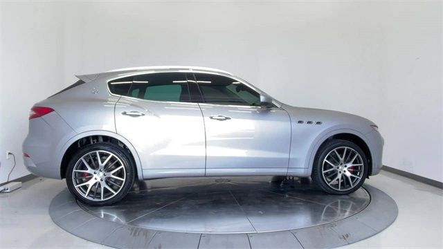 2017 MASERATI LEVANTE ZN661XUS4HX250533