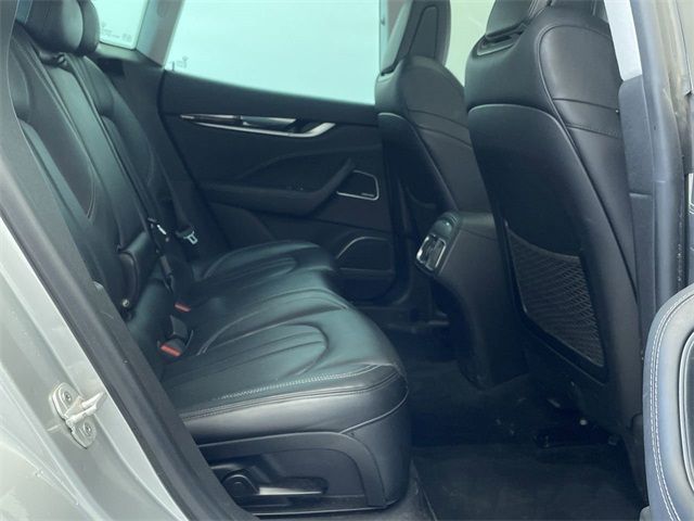 2017 MASERATI LEVANTE ZN661XUS4HX250533