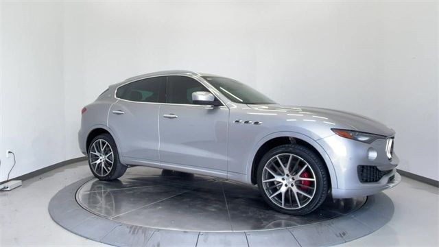 2017 MASERATI LEVANTE ZN661XUS4HX250533
