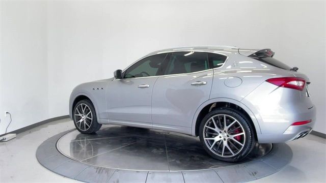 2017 MASERATI LEVANTE ZN661XUS4HX250533