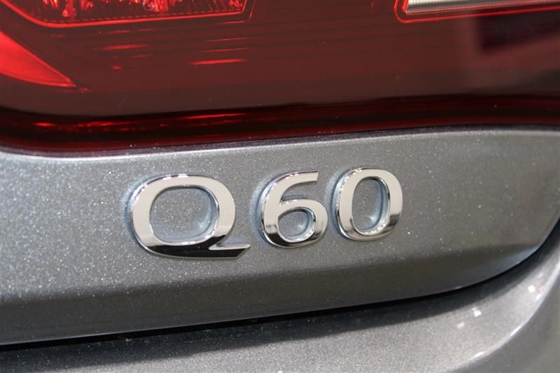 2018 INFINITI Q60 2.0T LUXE JN1CV7EL3JM250050