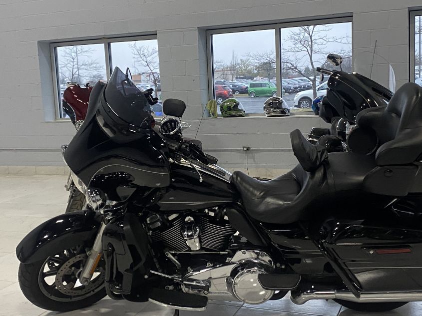 2017 HARLEY-DAVIDSON FLHTK ULTRA LIMITED 1HD1KED18HB644326