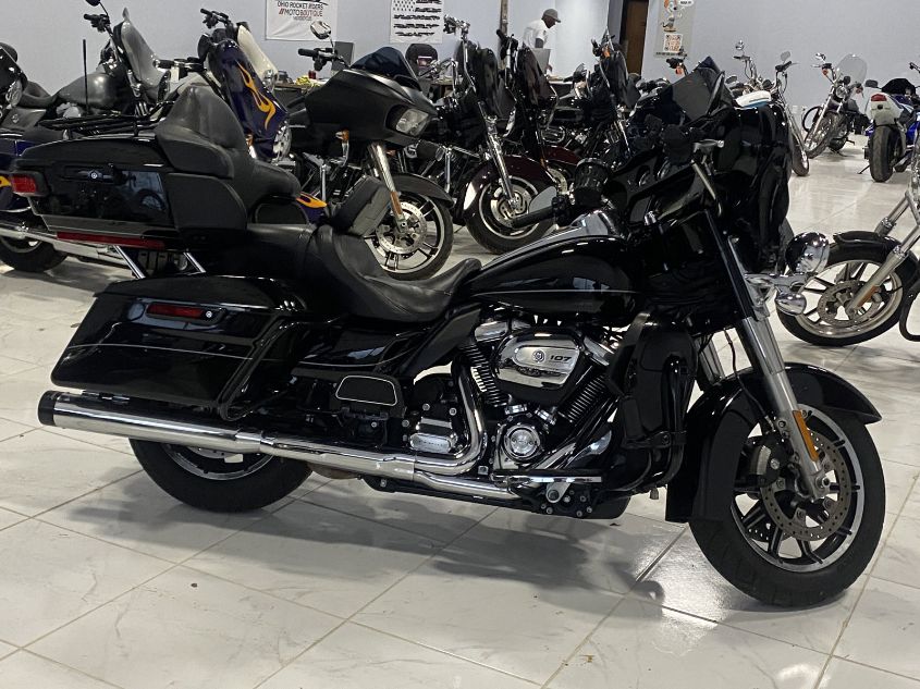 2017 HARLEY-DAVIDSON FLHTK ULTRA LIMITED 1HD1KED18HB644326