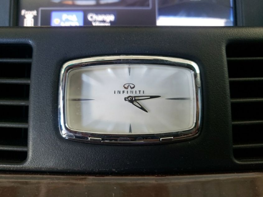 2018 INFINITI Q70 3.7 LUXE JN1BY1AP9JM180501