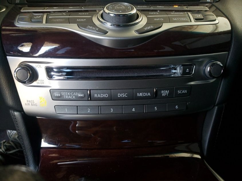 2018 INFINITI Q70 3.7 LUXE JN1BY1AP9JM180501