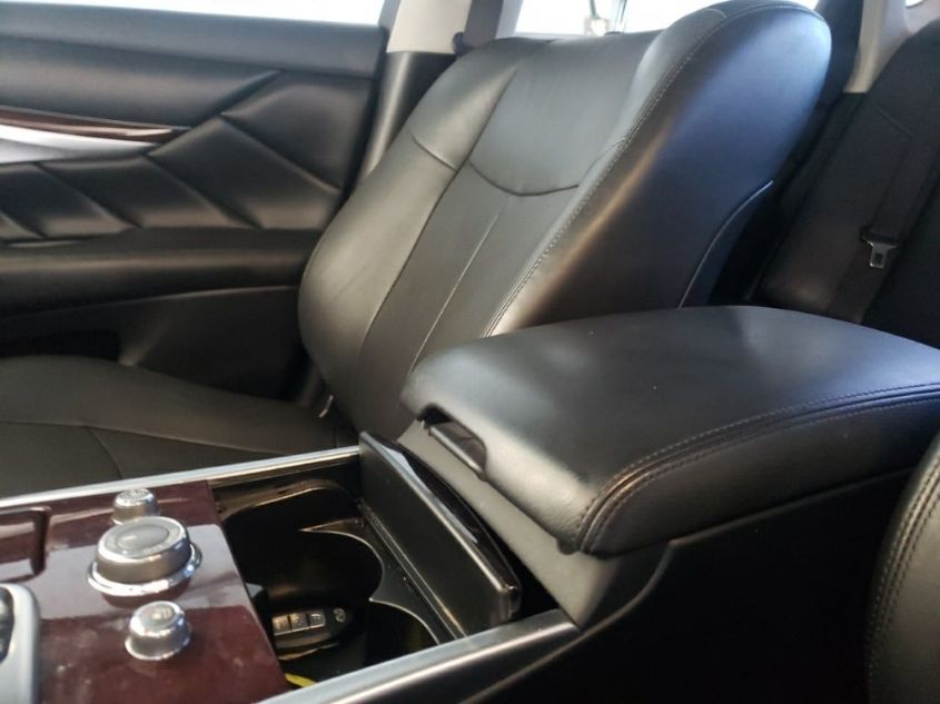 2018 INFINITI Q70 3.7 LUXE JN1BY1AP9JM180501