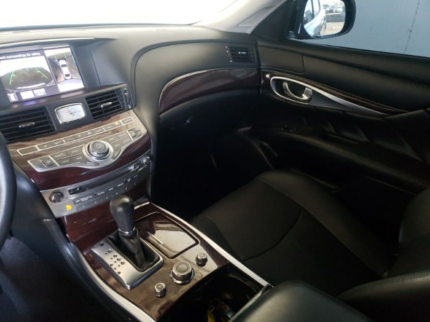 2018 INFINITI Q70 3.7 LUXE JN1BY1AP9JM180501