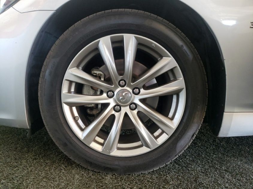 2018 INFINITI Q70 3.7 LUXE JN1BY1AP9JM180501