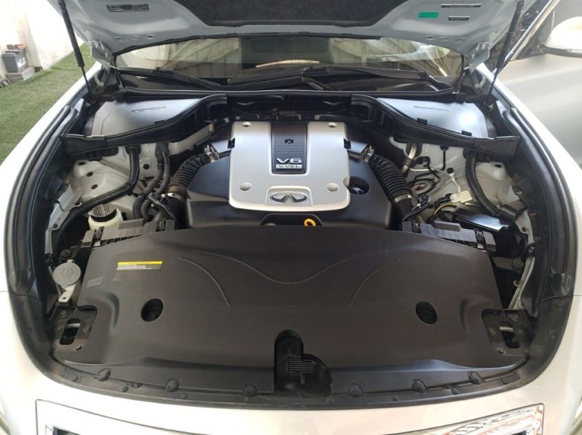 2018 INFINITI Q70 3.7 LUXE JN1BY1AP9JM180501