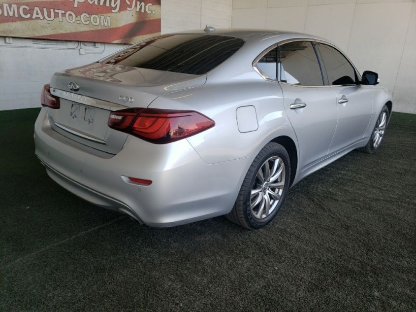 2018 INFINITI Q70 3.7 LUXE JN1BY1AP9JM180501