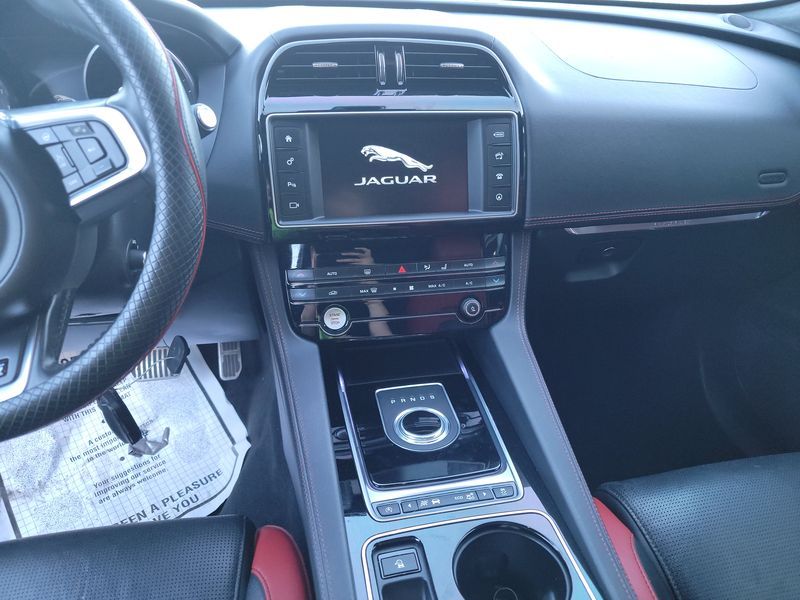2017 JAGUAR F-PACE S SADCM2BV2HA075749