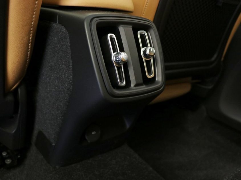 2019 VOLVO XC40 INSCRIPTION YV4162UL2K2089772